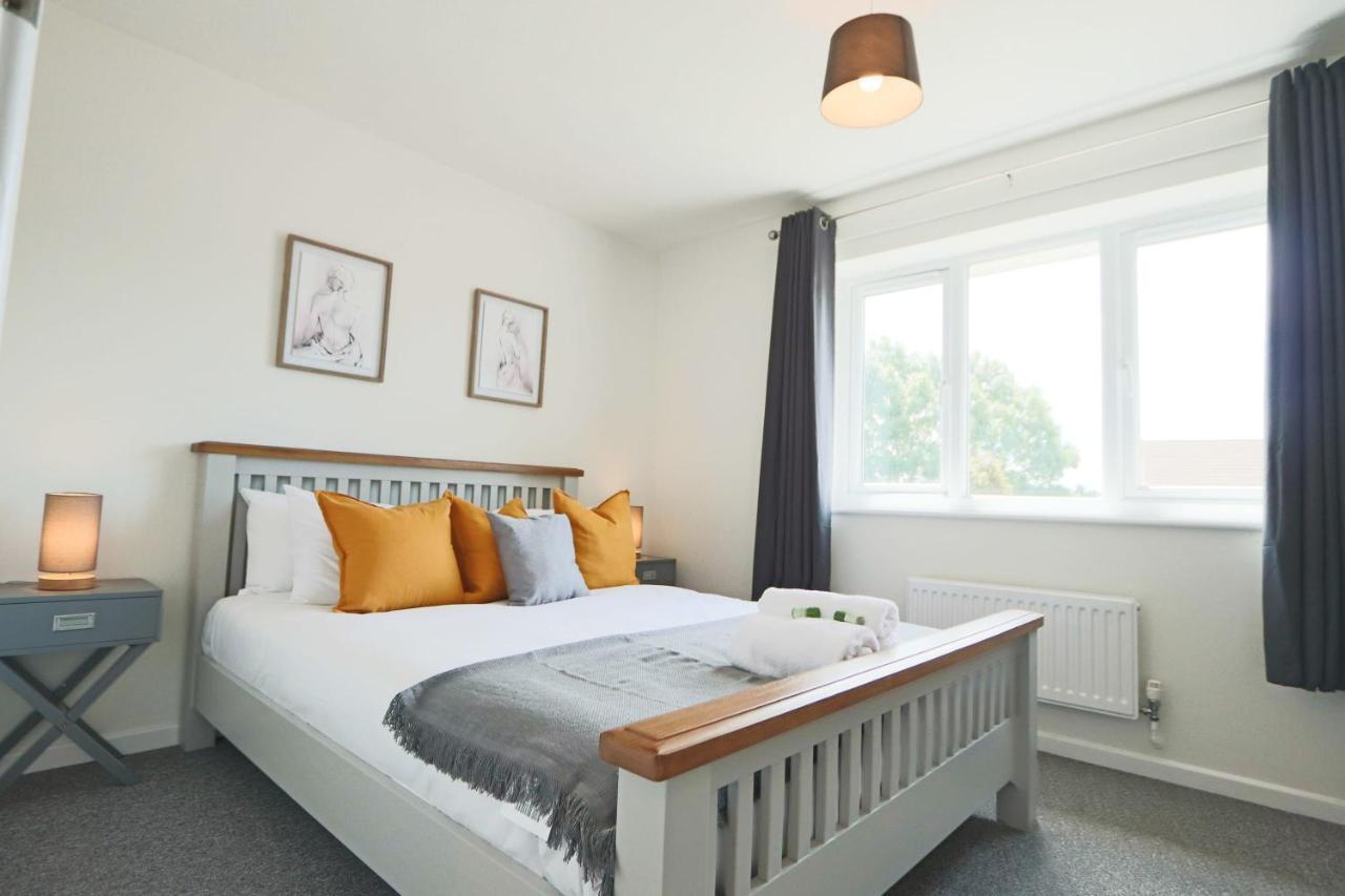 2 Bedroom House In Bradley Stoke- Hopewell *