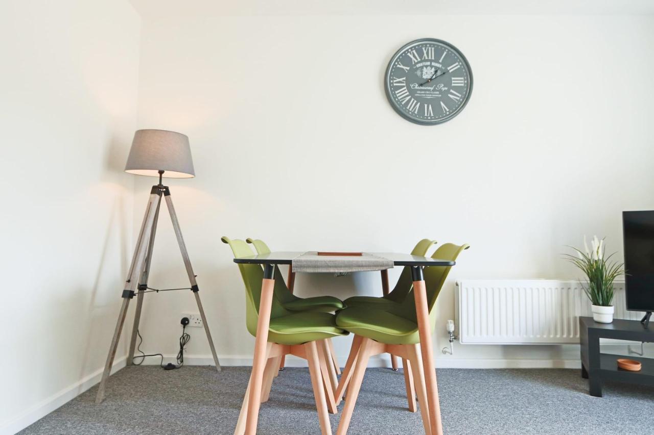 2 Bedroom House In Bradley Stoke- Hopewell Bristol