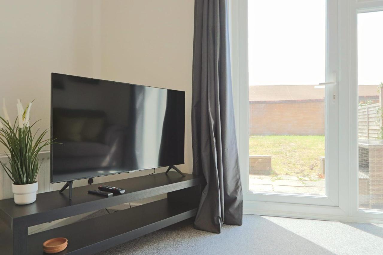 2 Bedroom House In Bradley Stoke- Hopewell Holiday home