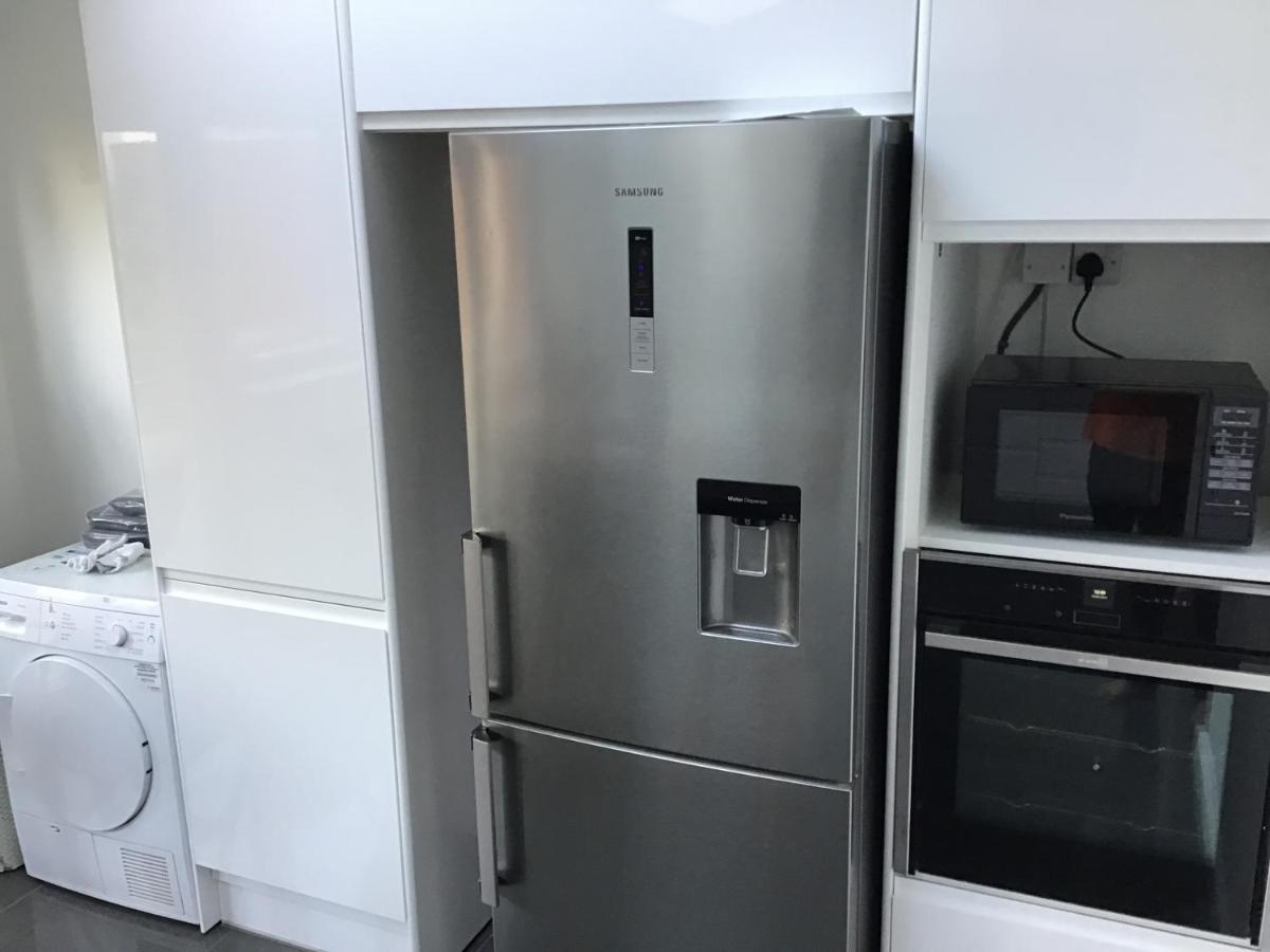 Near Southmead Hospital And Airbus Homestay Bristol