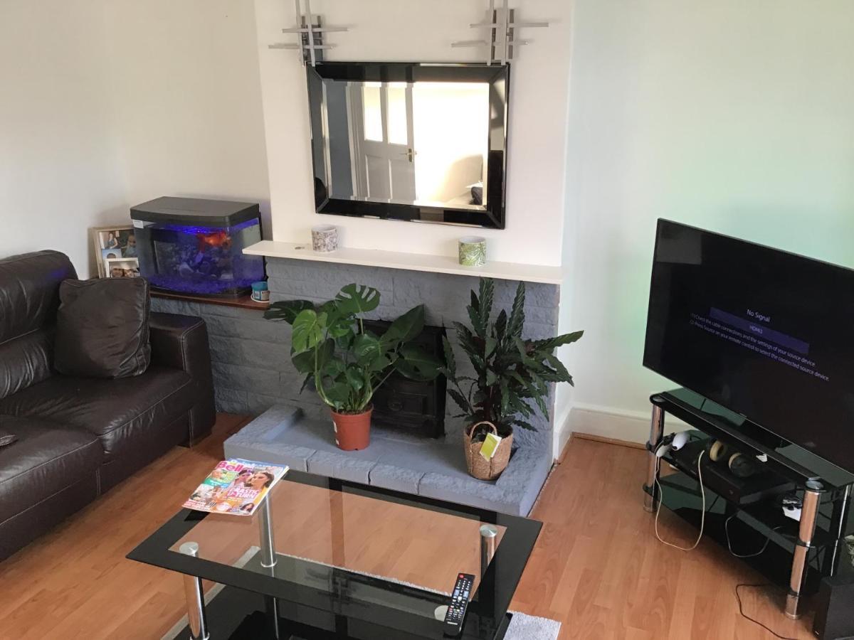 Near Southmead Hospital And Airbus Homestay *
