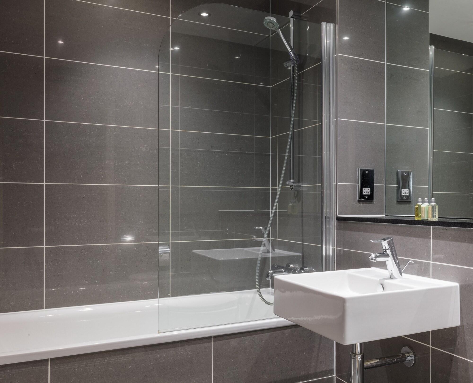 Aparthotel Saco - Broad Quay 4*