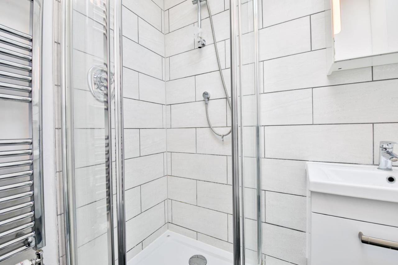 Modern 2 Bed Central City Flat With Free Parking