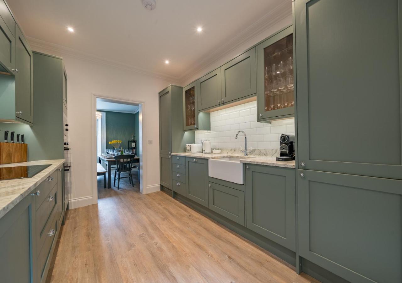 Premium Designer 4 Bedroom In Clifton - 3 Bathrooms & Cinema * Bristol