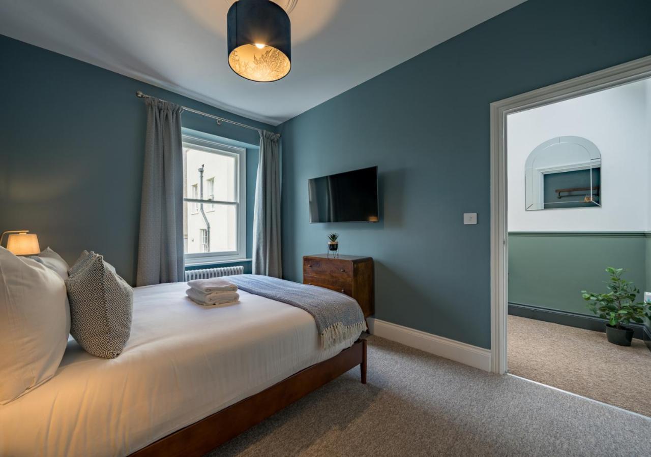 Premium Designer 4 Bedroom In Clifton - 3 Bathrooms & Cinema Holiday home