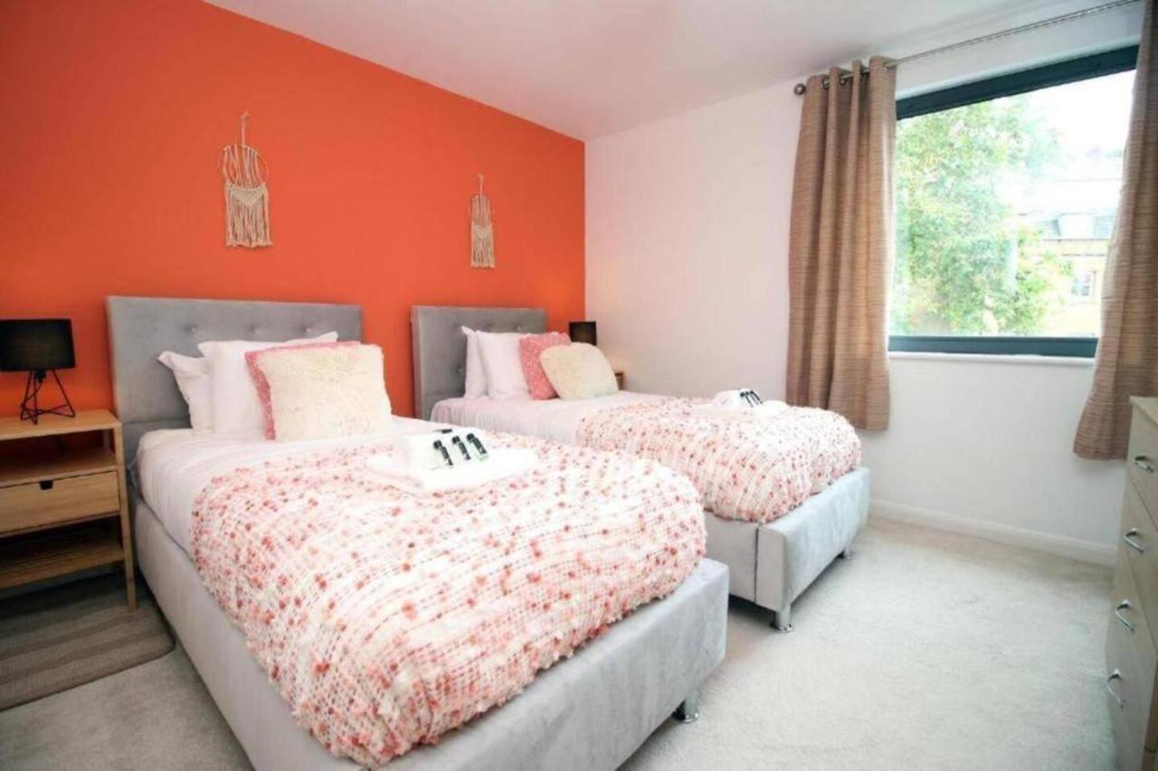 Short Stays College Green, 2 Bed Parking * Bristol