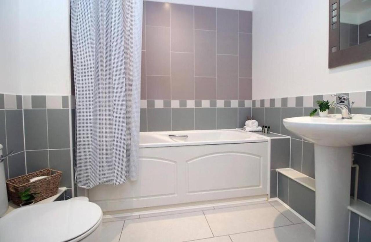 Short Stays College Green, 2 Bed Parking