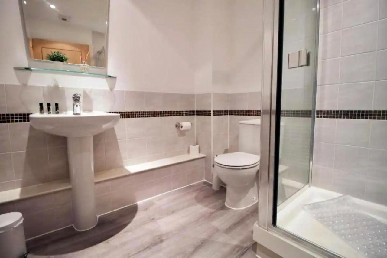 Short Stays College Green, 2 Bed Parking * Bristol