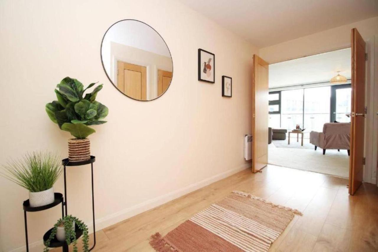 Apartment Short Stays College Green, 2 Bed Parking