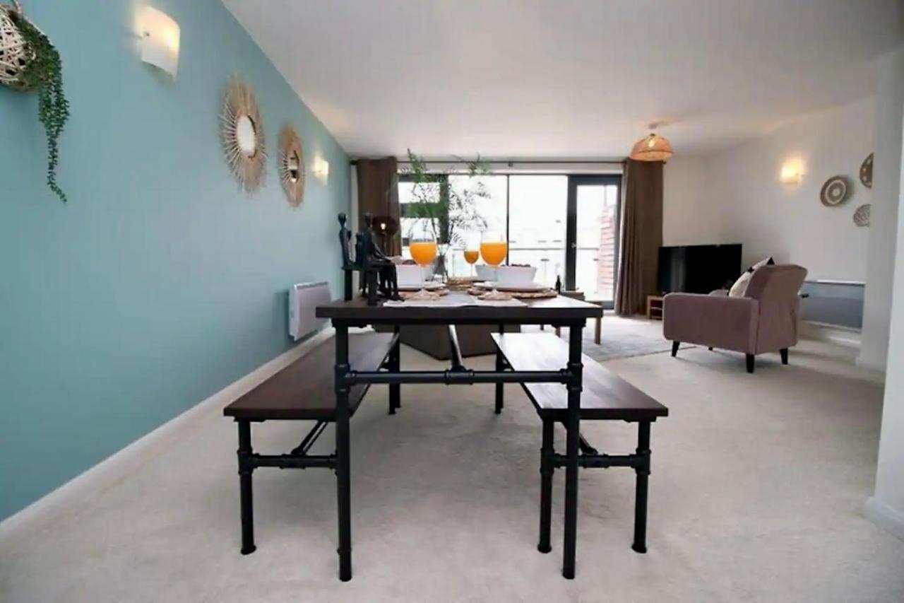 Short Stays College Green, 2 Bed Parking * Bristol