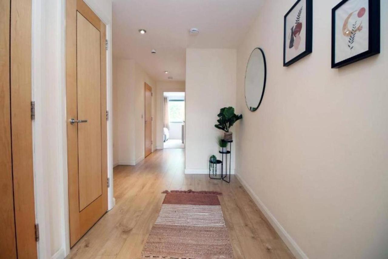 Short Stays College Green, 2 Bed Parking Bristol