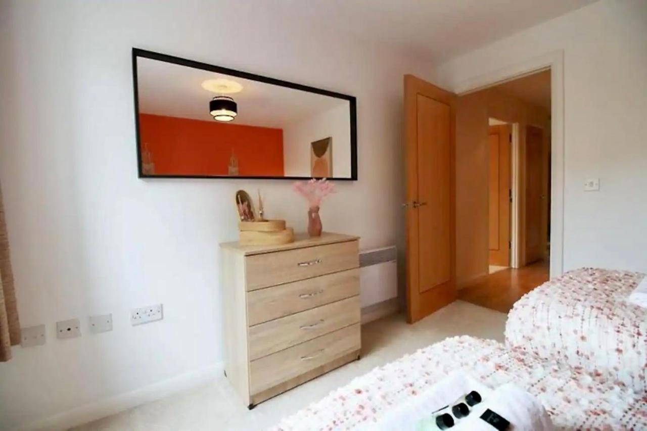 Apartment Short Stays College Green, 2 Bed Parking *
