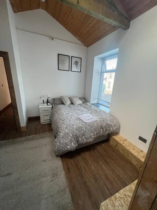 1 Bedroom Flat Centre