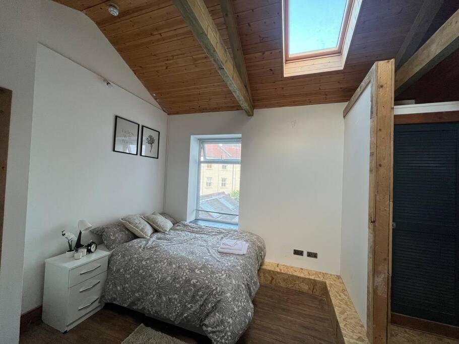 1 Bedroom Flat Centre *