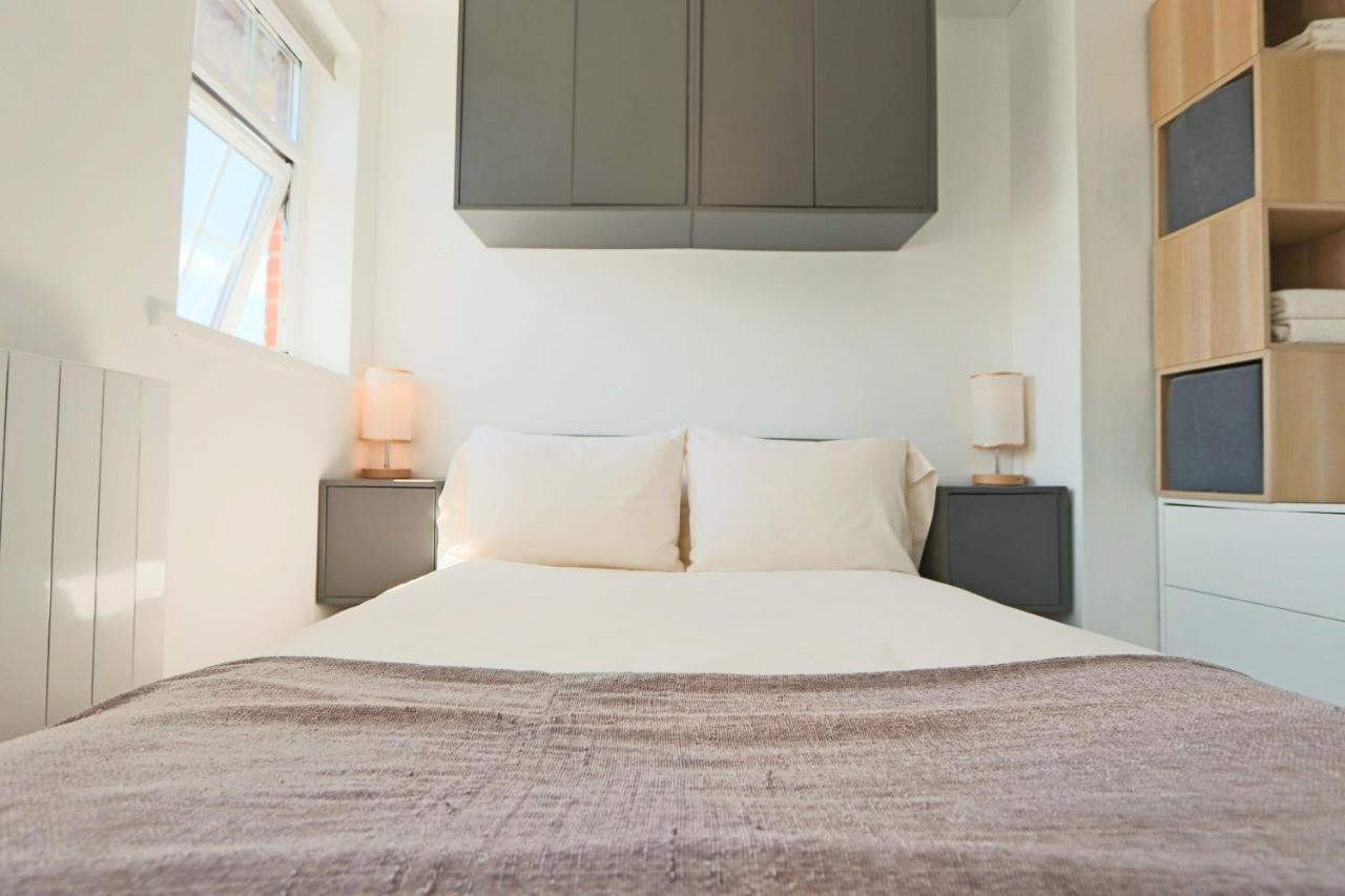 One Bedroom Flat Near Whiteladies With Parking Apartment