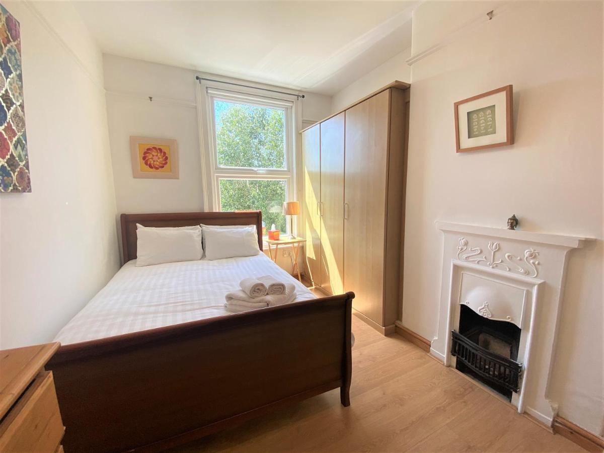 Comfortable Escape Near Gloucester Road Holiday home