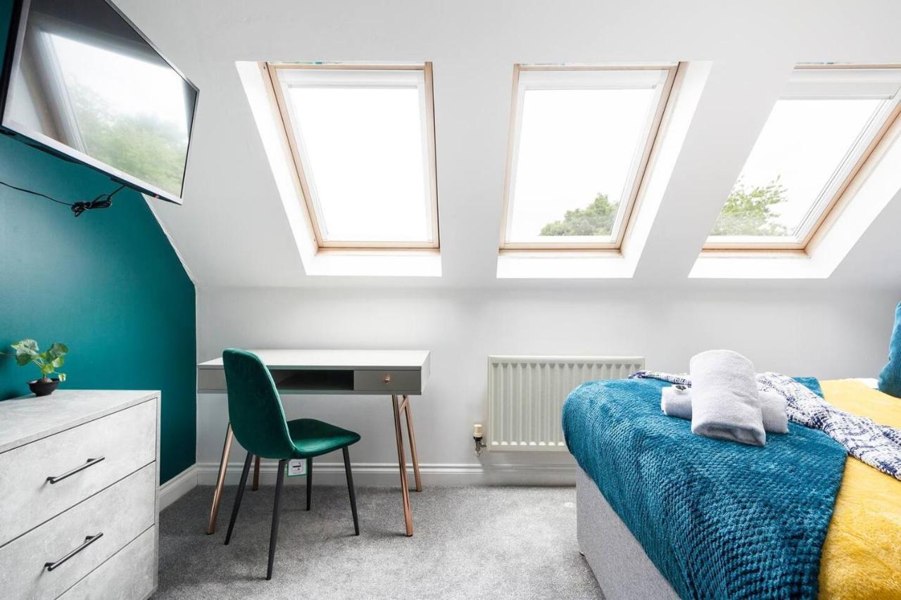 Sleek Stylish House 2 Parking - Hot Tub * Bristol
