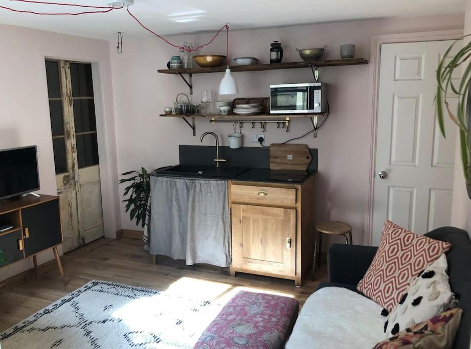 Beautiful, Well Positioned Flat In Clifton Wood Apartment *