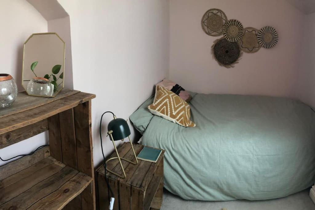 Beautiful, Well Positioned Flat In Clifton Wood Apartment Bristol