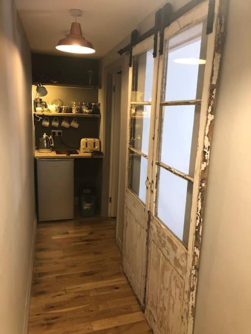 Beautiful, Well Positioned Flat In Clifton Wood Apartment Bristol