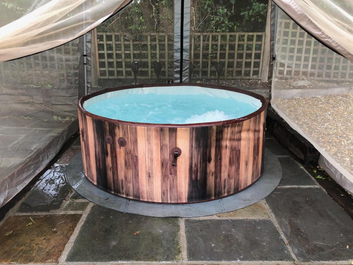 Olli's Cottage-terrace & Jacuzzi *