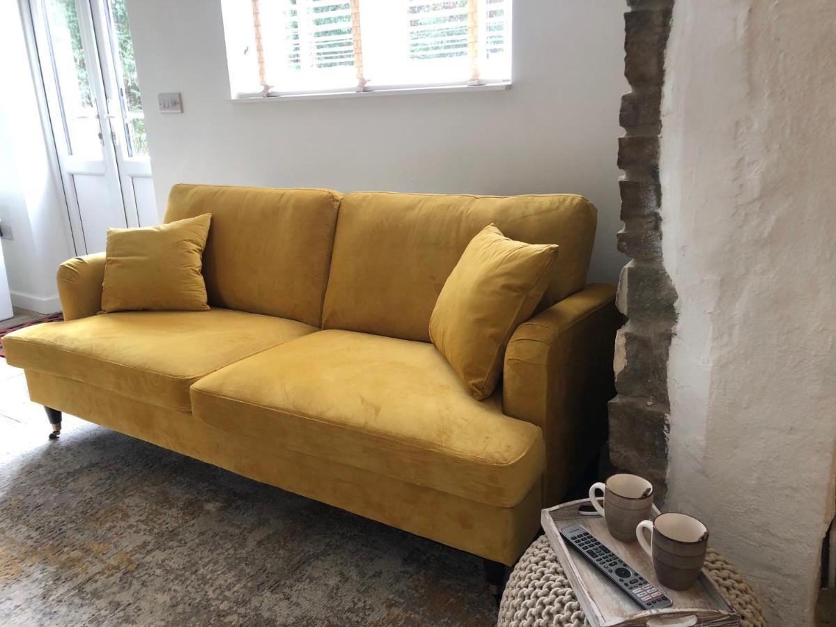 Olli's Cottage-terrace & Jacuzzi Villa *