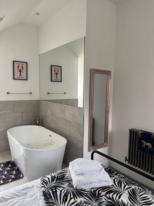 Quirky Getaway @ The Old Bakery Holiday home