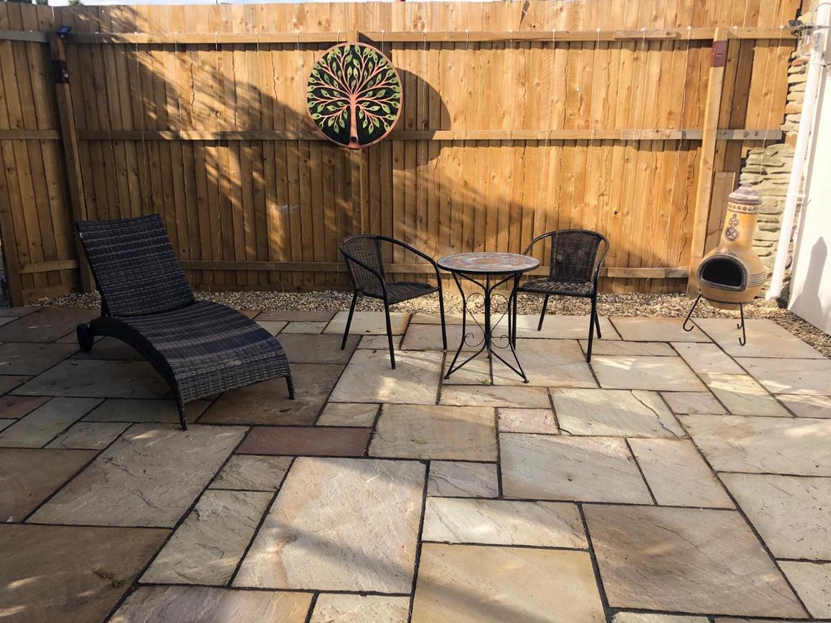 Villa Olli's Cottage-terrace & Jacuzzi Bristol