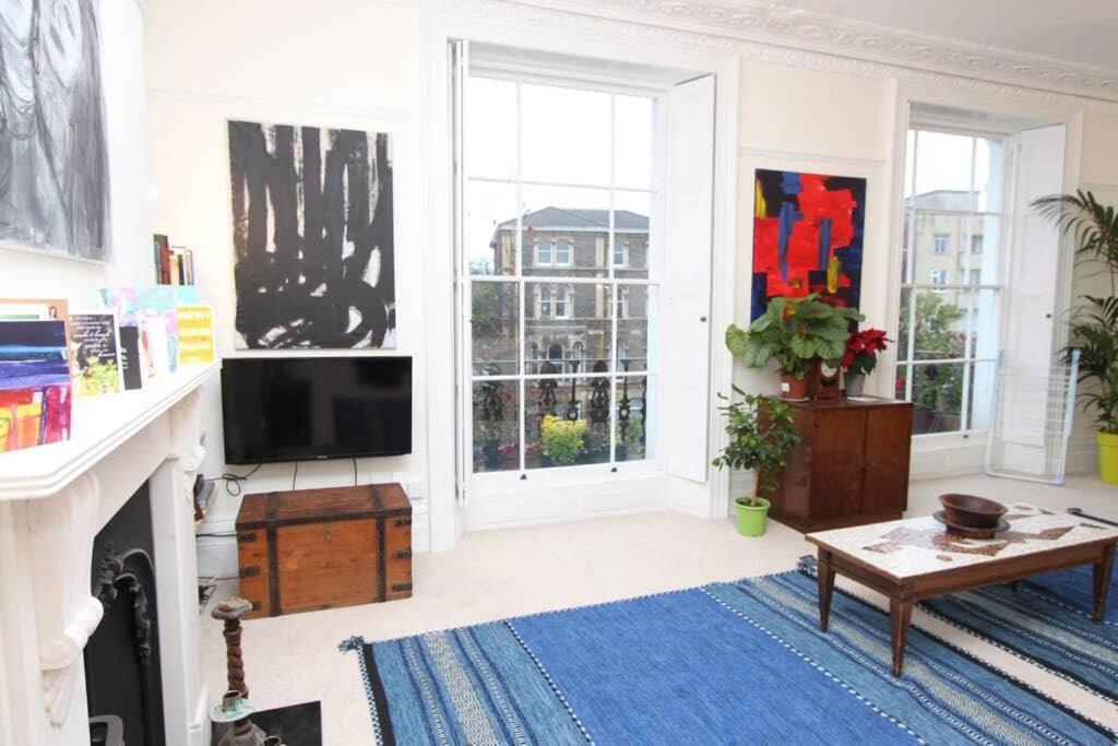 Apartment Stunning Arty In The Heart Of Clifton