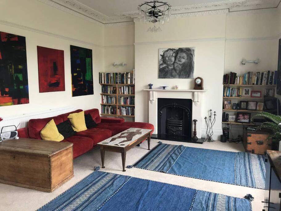 Stunning Arty In The Heart Of Clifton Apartment *