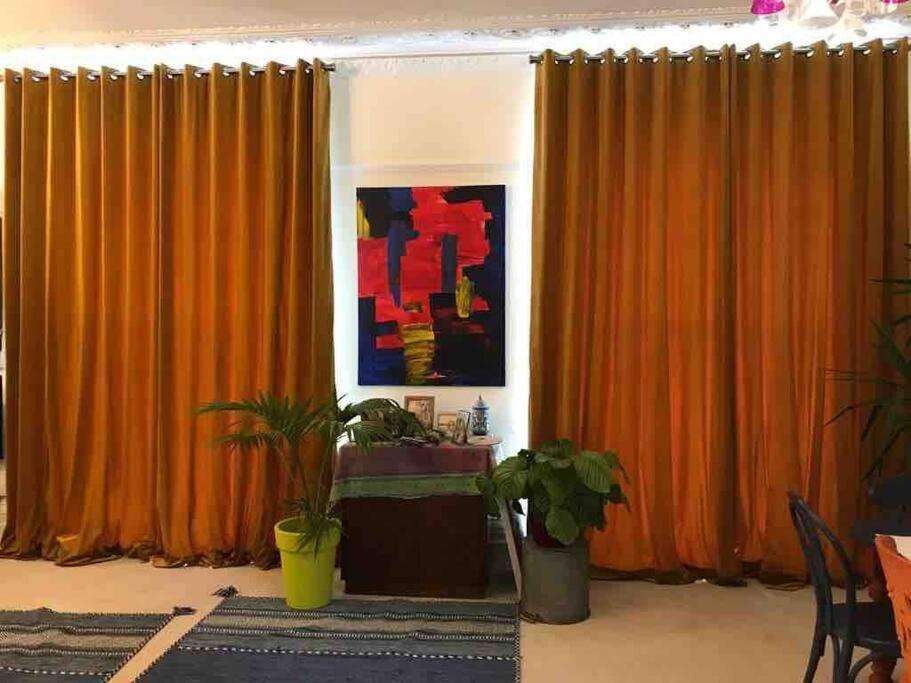 Stunning Arty In The Heart Of Clifton Apartment