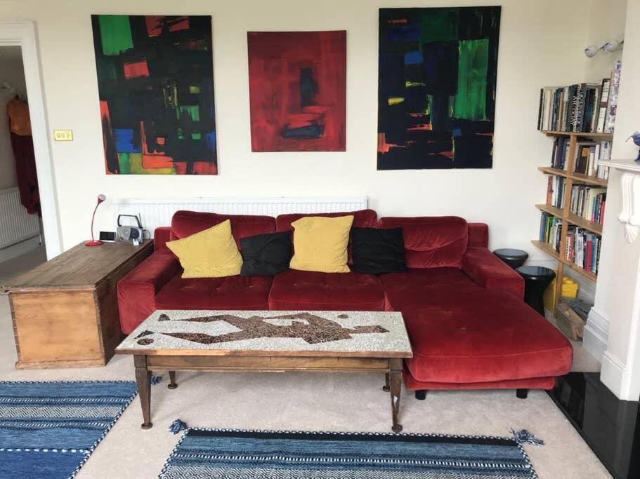 Stunning Arty In The Heart Of Clifton Apartment *