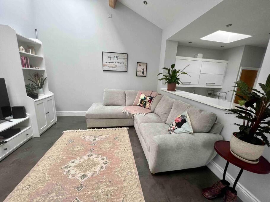 Apartment Private Garden Oasis In Bristol
