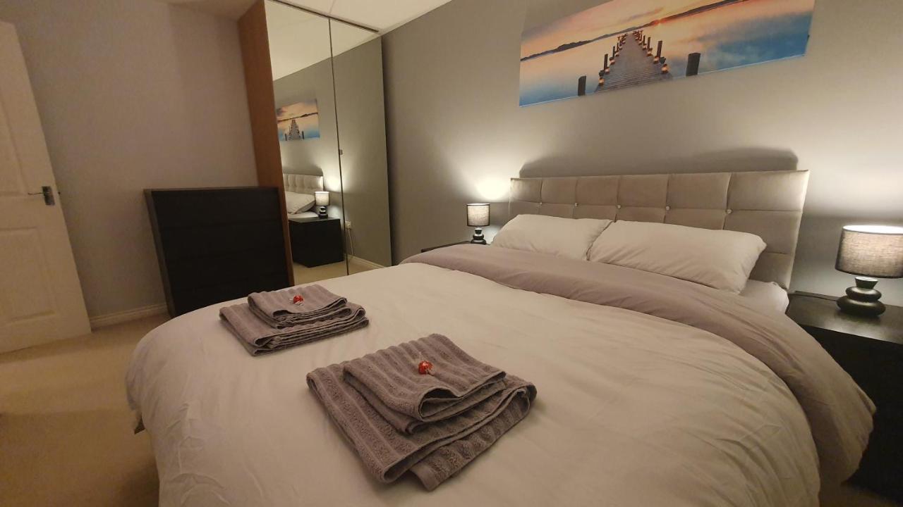 Entire In Cheswick Village Homestay