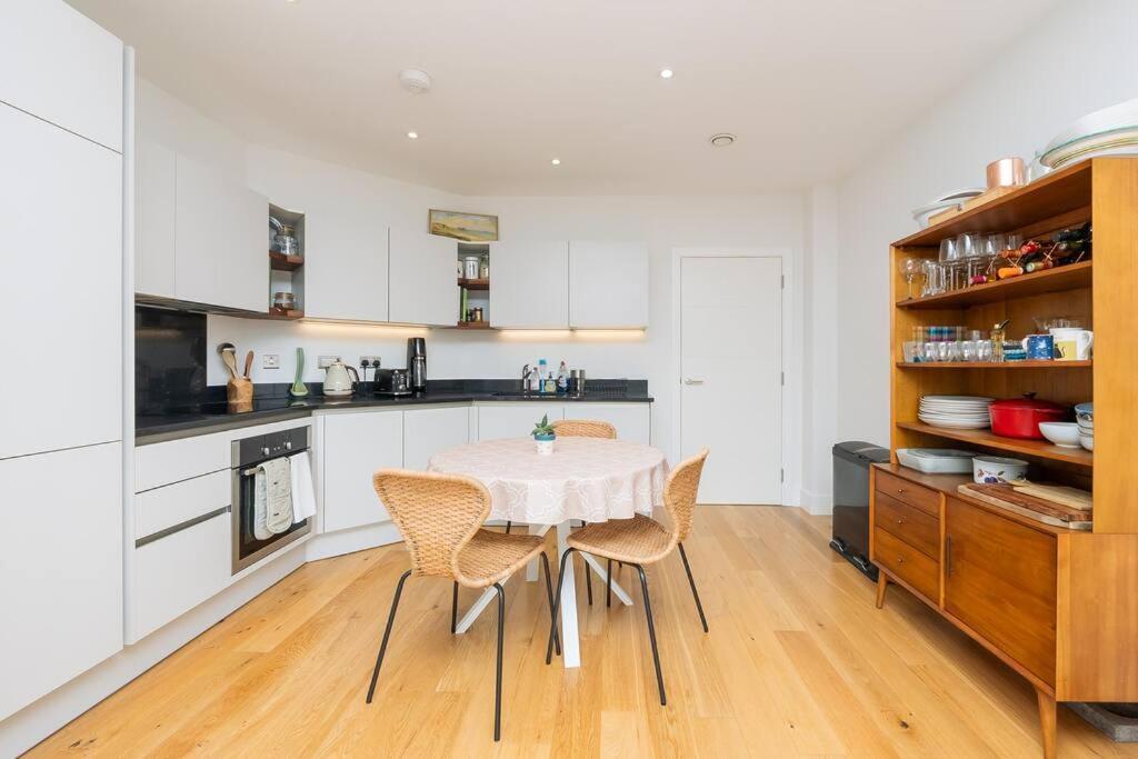 Apartment Cosy 2 Bed Flat In On River Avon Bristol