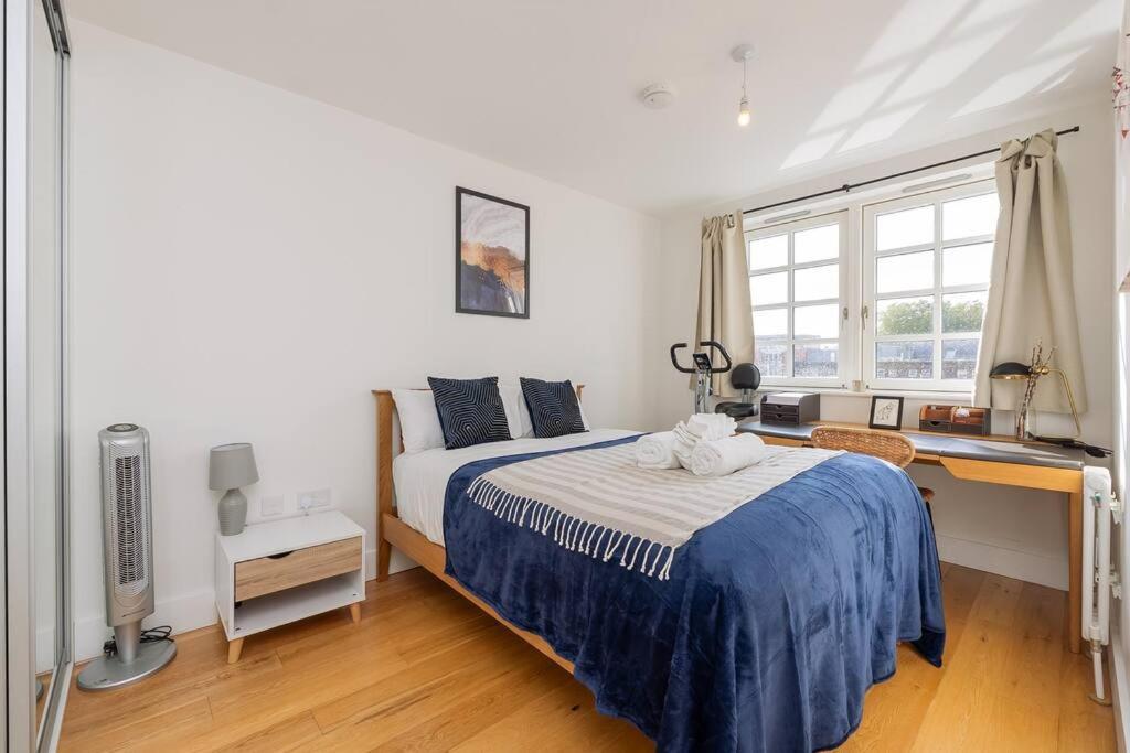 Cosy 2 Bed Flat In On River Avon * Bristol