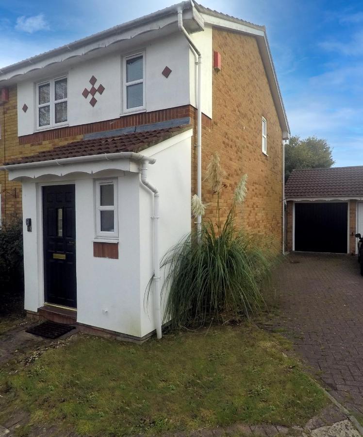 Gorgeous 3 Bed House In Bristol