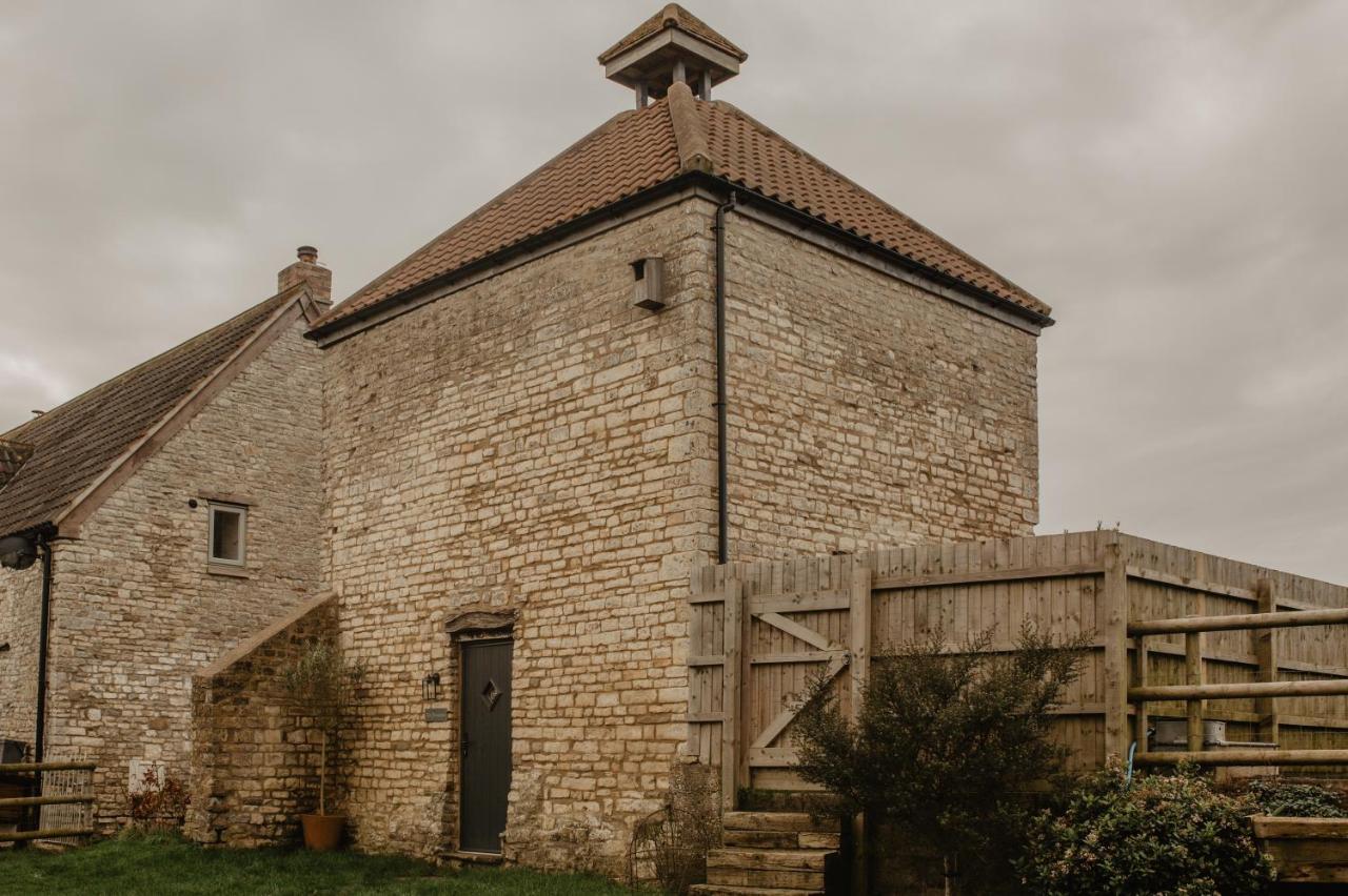 The Dovecote - Collins Farm *