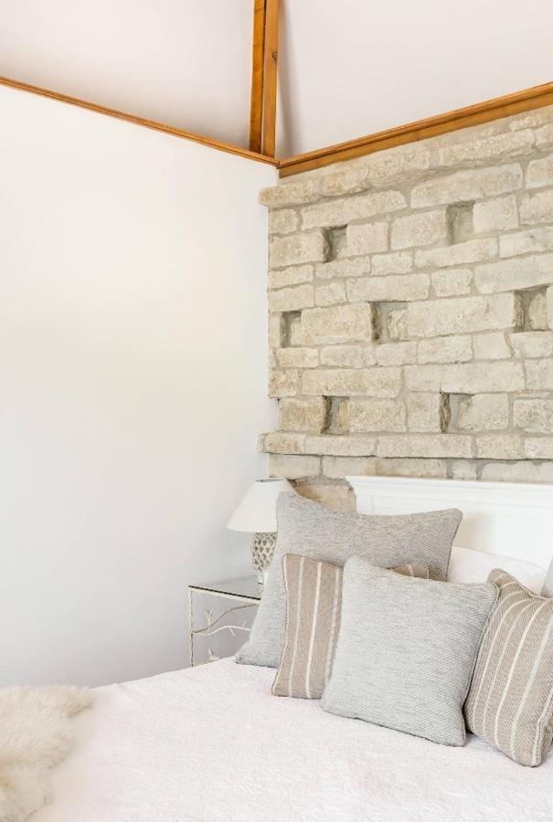 The Dovecote - Collins Farm *