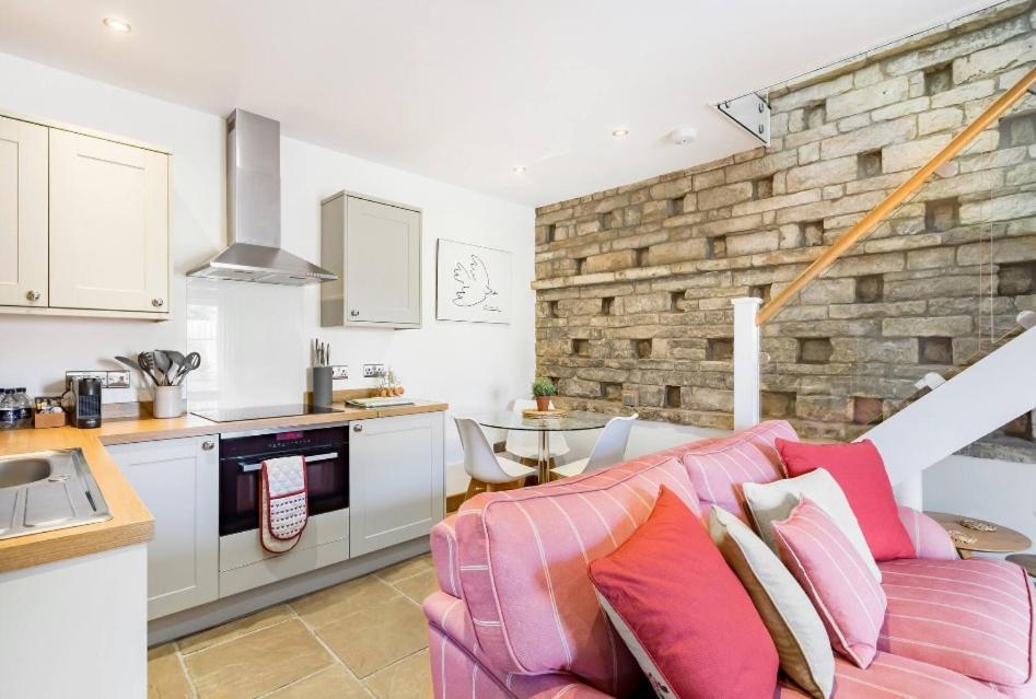 The Dovecote - Collins Farm *