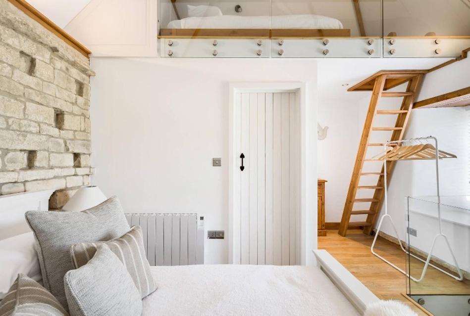 The Dovecote - Collins Farm Bristol