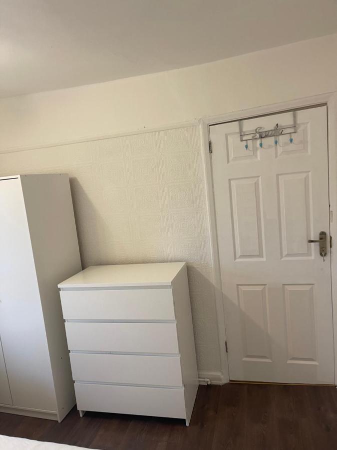 Spare In A Family House *