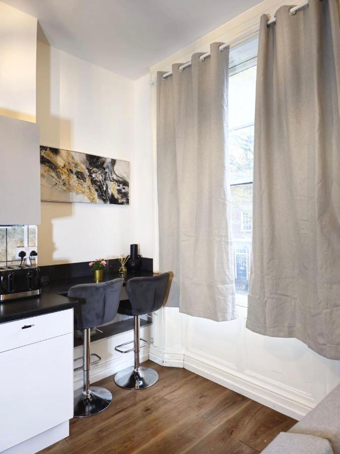 Charming Flat In Stokes Croft Bristol