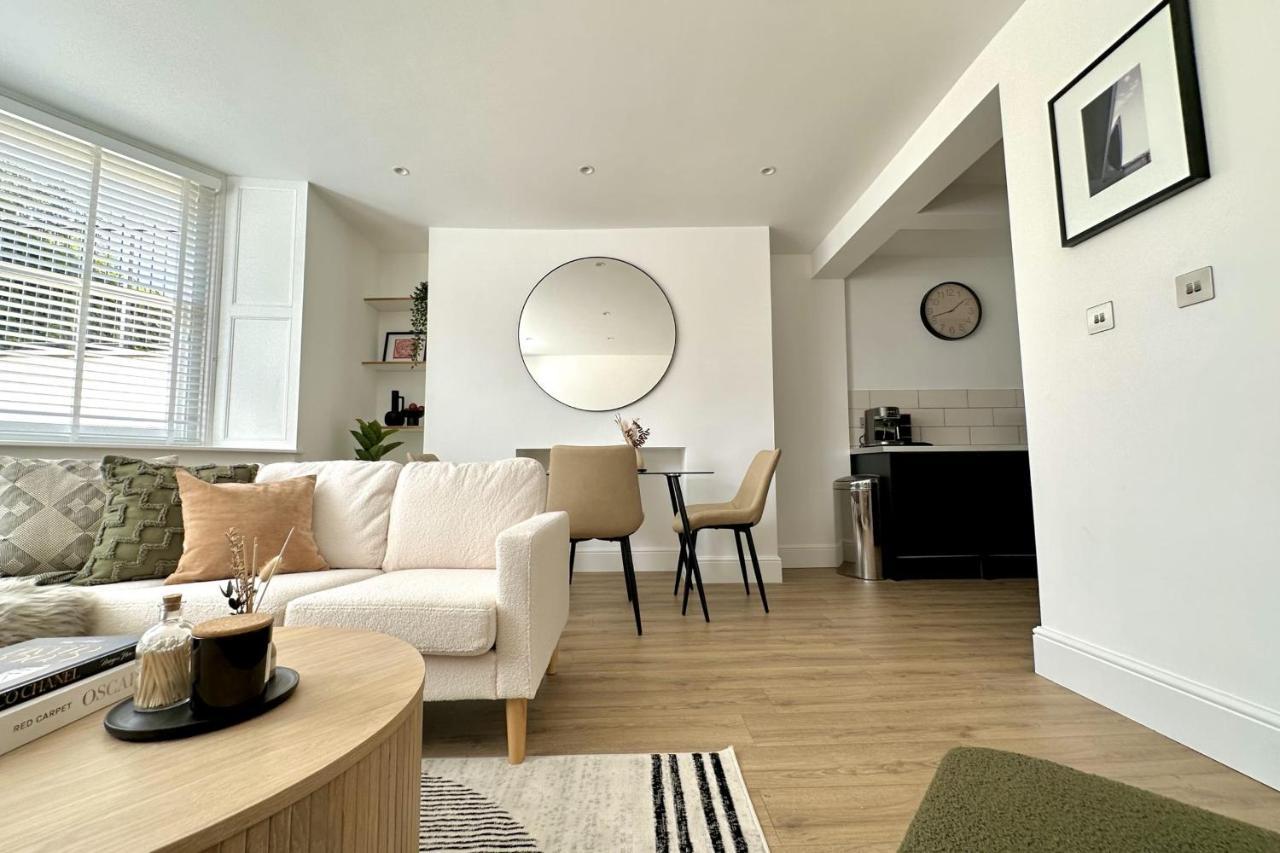 Higgihaus #56a Cool Quiet Stylish Awesome Location *