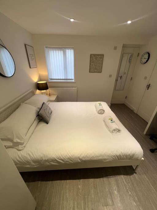 Apartment 2 Flat, 50m From Airbus