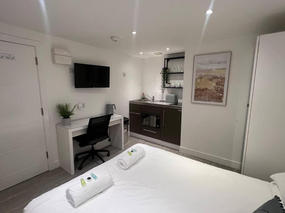 Apartment 2 Flat, 50m From Airbus *