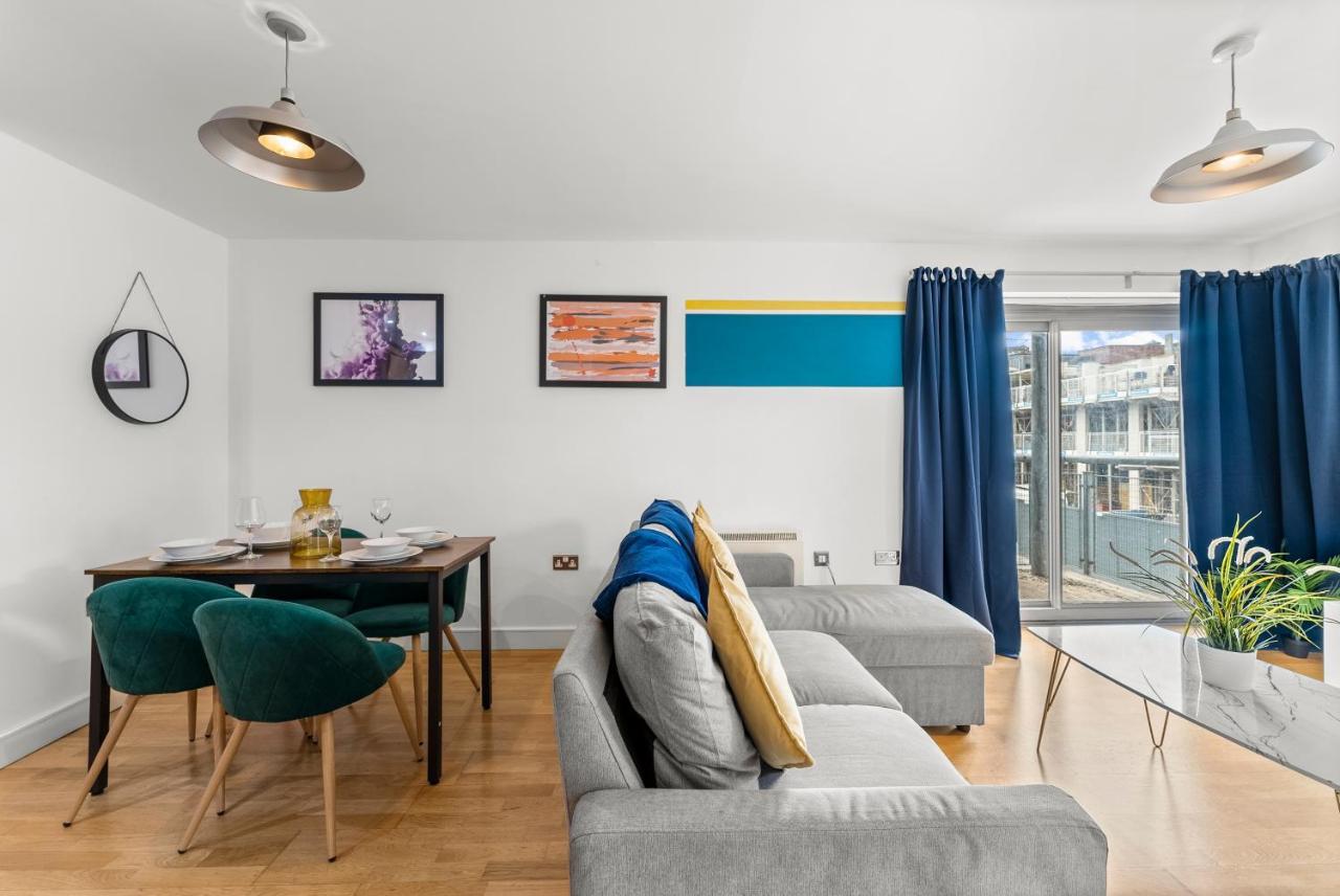 Enchanting Abode -sleeps 6 With Balcony! *