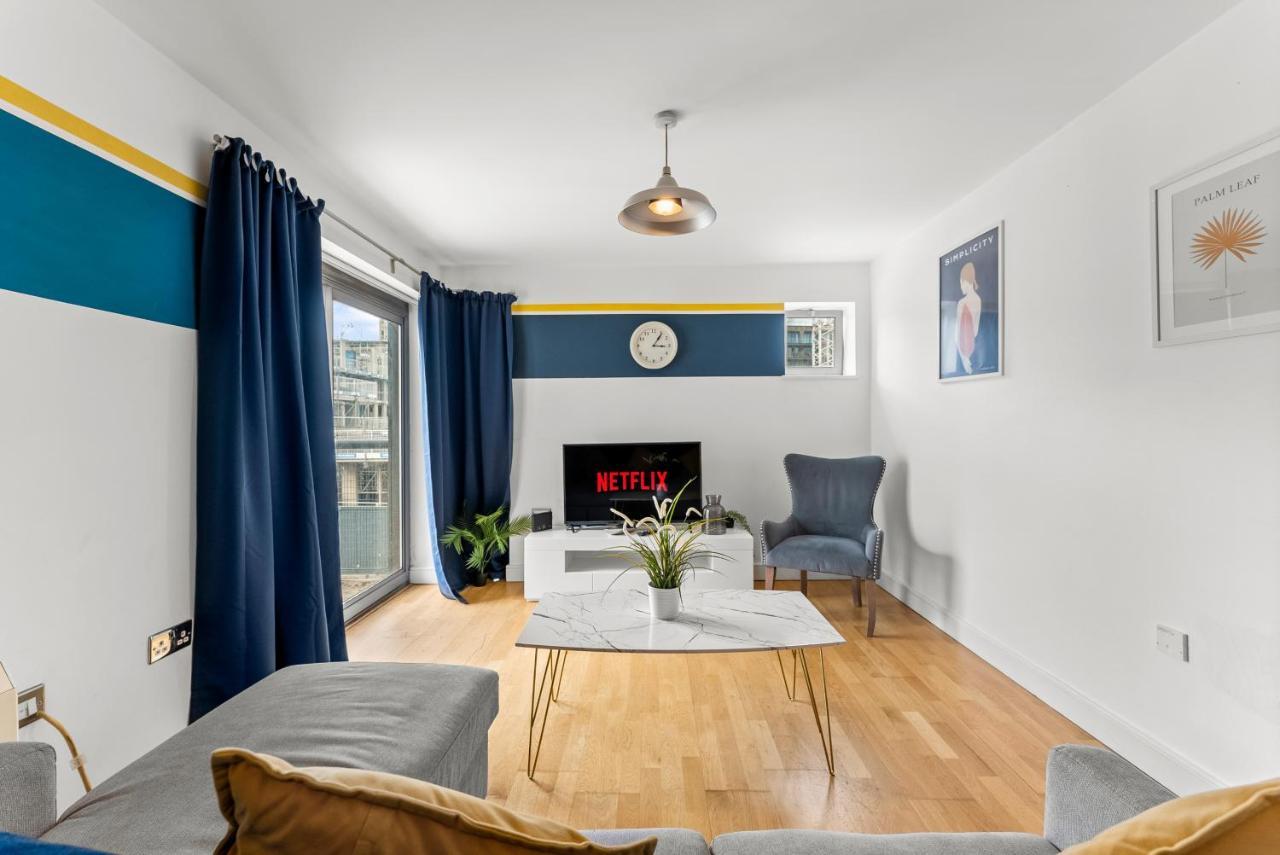 Enchanting Abode -sleeps 6 With Balcony! Apartment