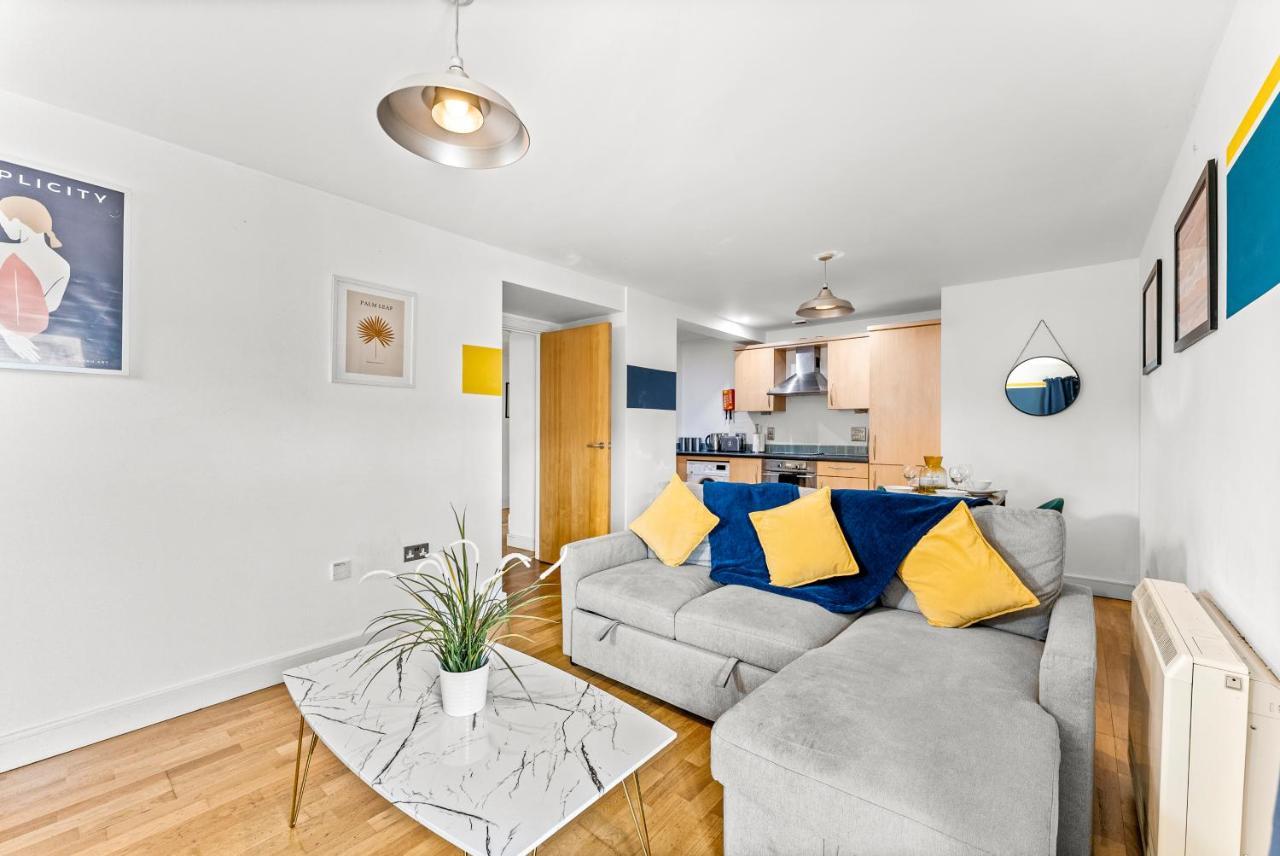 Apartment Enchanting Abode -sleeps 6 With Balcony!