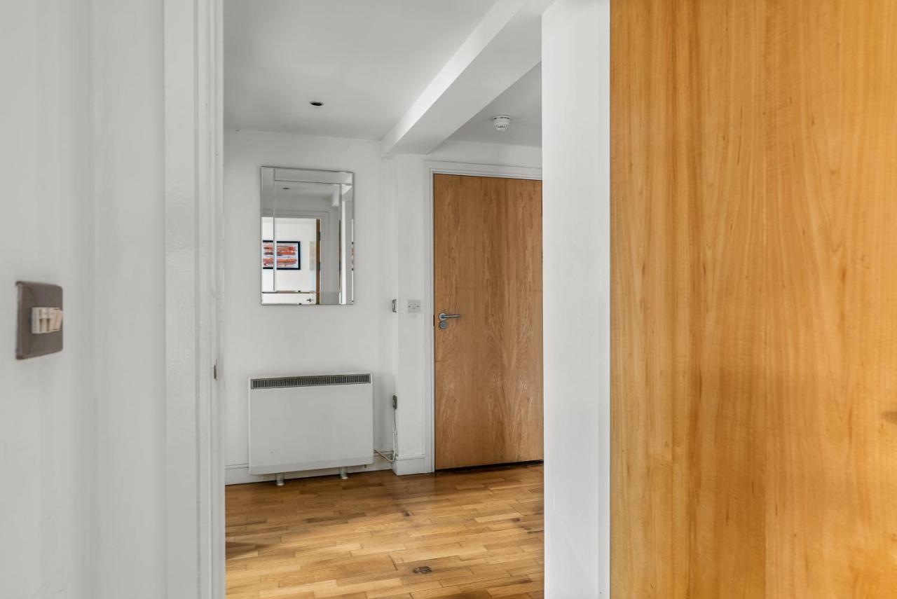 Apartment Enchanting Abode -sleeps 6 With Balcony!